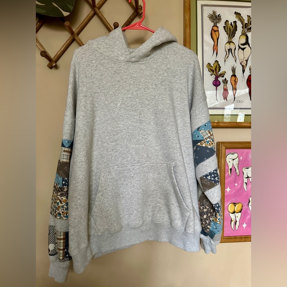 Abercrombie & Fitch Gray Sweatshirt with Patterned Sleeves